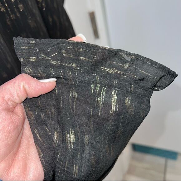 DKNY Long Sleeve Ruffle Black & Gold Blouse size Large w keyhole button closure - Picture 5 of 11